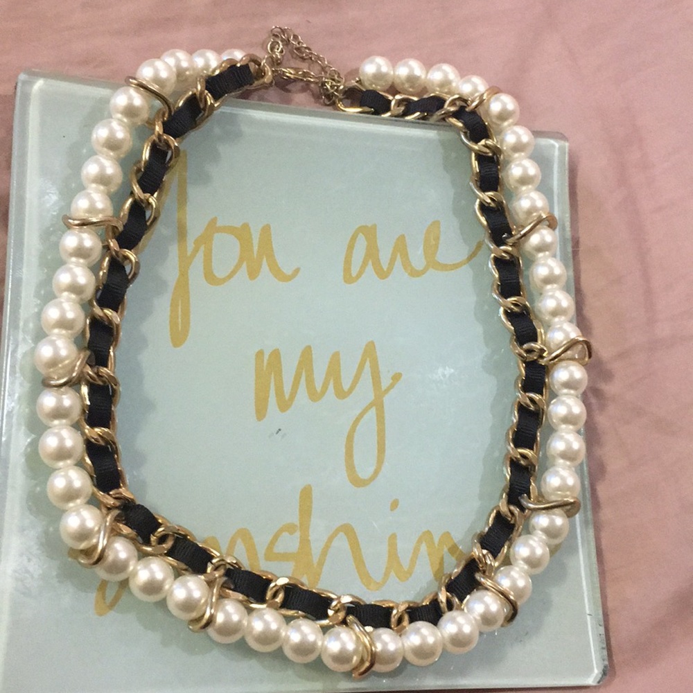 Costume pearl necklace